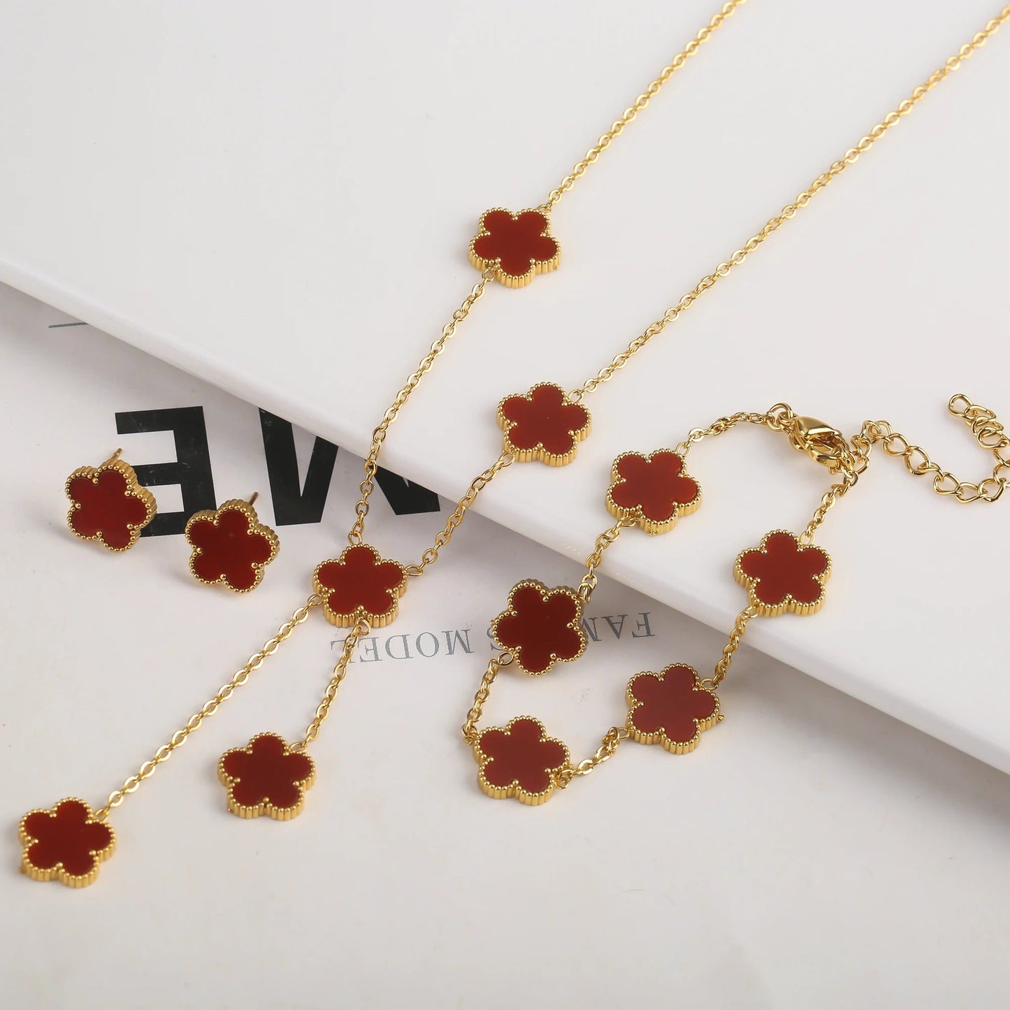 CLOVER | RED DELUXE SET